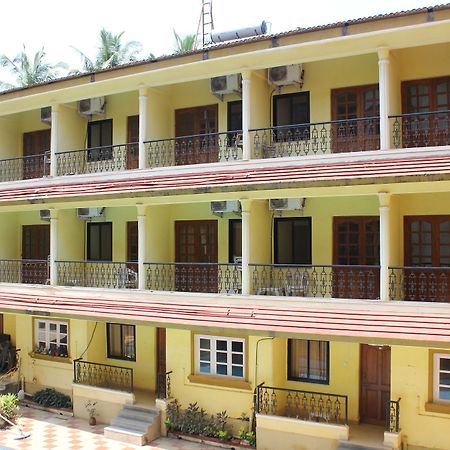 Oyo 7333 V Palms Hotel Кандолим Екстериор снимка