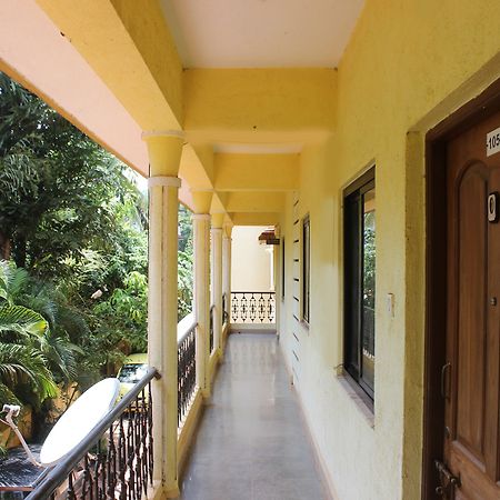 Oyo 7333 V Palms Hotel Кандолим Екстериор снимка